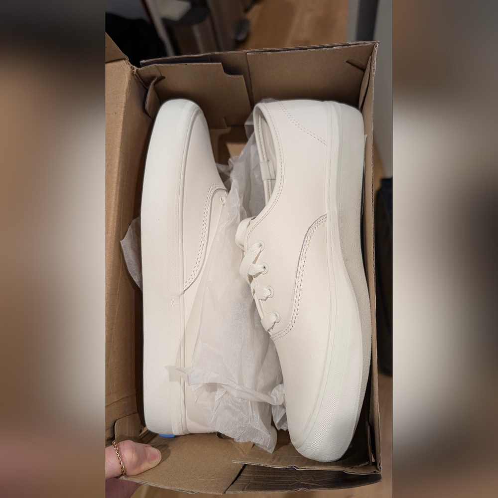 NWOT leather Keds white, size 9